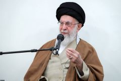مردم غزه و لبنان با ایستادگی خود در خط ائمه کار می‌کنند