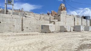 پیشگامی معادن سنگ تکاب برای سرمایه گذاری در تولید