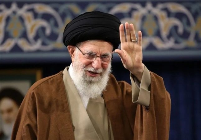 بیانیه ۱۰۲ استاد سطوح عالی حوزه علمیه قم در حمایت از امام خامنهای بیانیه ۱۰۲ استاد سطوح عالی حوزه علمیه قم در حمایت از امام خامنهای