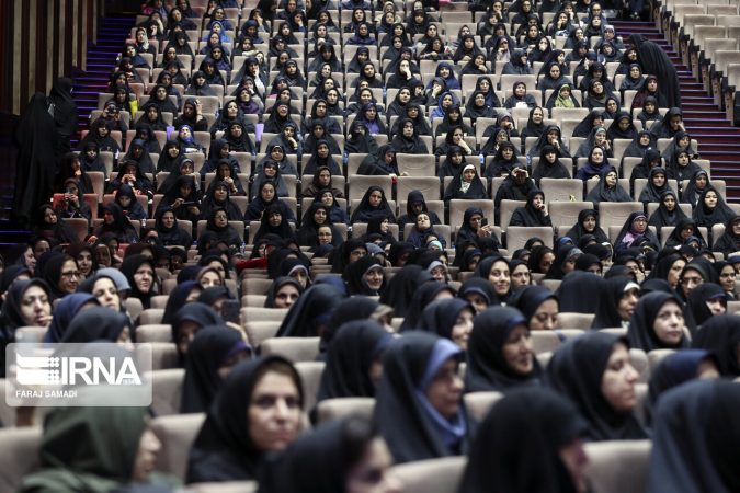 امکان استفاده همزمان کارمندان زن از دو قانون ساعت کاری فراهم شد امکان استفاده همزمان کارمندان زن از دو قانون ساعت کاری فراهم شد