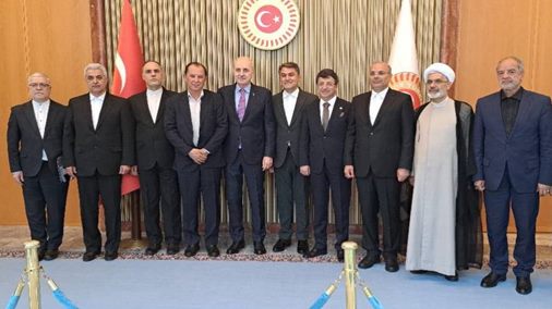 برای رسیدن به چشمانداز مطلوب مناسبات اقتصادی، بایستی زیرساختهای لجستیکی زمینی، جادهای و هوایی تقویت شوند برای رسیدن به چشمانداز مطلوب مناسبات اقتصادی، بایستی زیرساختهای لجستیکی زمینی، جادهای و هوایی تقویت شوند