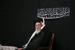 بازتاب بین المللی حضور رهبر انقلاب در مراسم شب عاشورا