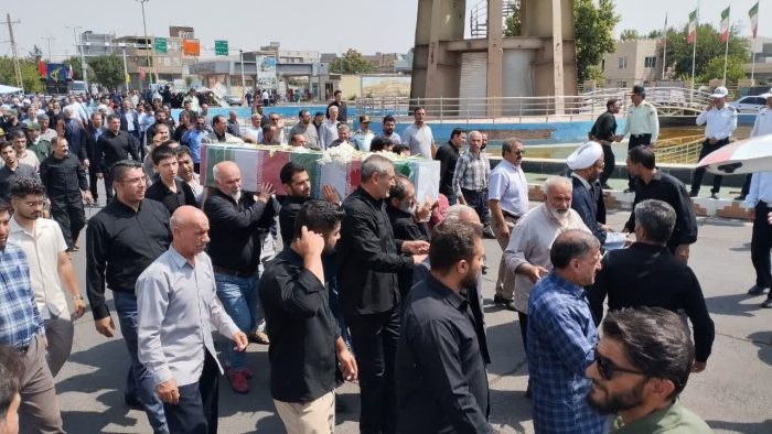 تشییع پیکر شهید سرافراز حسین حمدی در شاهین دژ تشییع پیکر شهید سرافراز حسین حمدی در شاهین دژ
