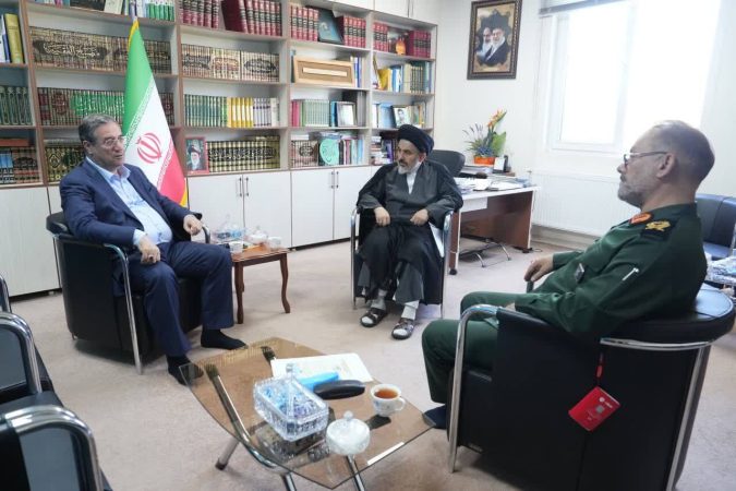 نشست مشترک استاندار آذربایجانغربی با نماینده ولی فقیه در استان و فرمانده سپاه شهدای استان نشست مشترک استاندار آذربایجانغربی با نماینده ولی فقیه در استان و فرمانده سپاه شهدای استان