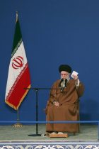 دیدار نوروزی رهبر انقلاب با هزاران نفر از قشرهای مختلف مردم