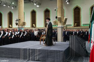 دیدار هزاران نفر از کارگران سراسر کشور با رهبر انقلاب