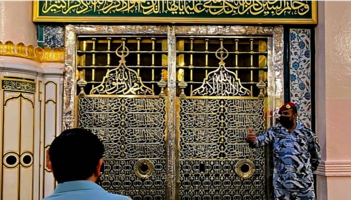 آشنایی با حرم نبوی و تاریخچه ضریح پیامبر(ص) آشنایی با حرم نبوی و تاریخچه ضریح پیامبر(ص)