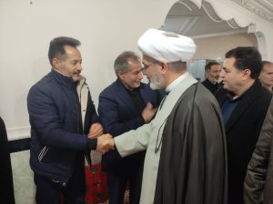 حجت الاسلام محمد میرزایی با خانواده عزادار پاکبان شهرداری شاهین دژ دیدار کرد