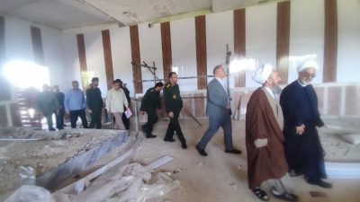  بازدید حجت الاسلام میرزایی از روند ساخت خانه های سازمانی سپاه شاهین دژ و رستوران که توسط سپاه شاهین دژ در حال ساخت