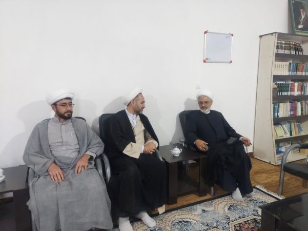 بازدید حجت الاسلام میرزائی از محل احداث چمن مصنوعی حوزه علمیه امام محمد باقر(ع) در روز عید قربان