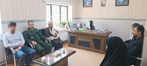 حضور فرمانده ناحیه مقاومت بسیج سپاه شاهین‌دژ در اداره بهزیستی به مناسبت هفته بهزیستی