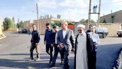 بازدید حجت الاسلام میرزائی از روند بهسازی و آسفالت معابر و اجرای طرح هادی در روستای محمد آباد