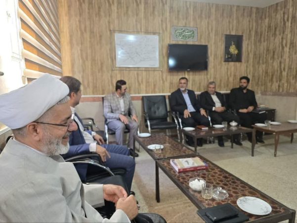 دیدار و بازدید حجتالاسلام والمسلمین میرزائی از اداره آموزش و پرورش منطقه کشاورز دیدار و بازدید حجتالاسلام والمسلمین میرزائی از اداره آموزش و پرورش منطقه کشاورز