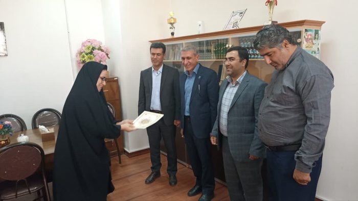تجلیل از کارمندان و بررسی مسائل و مشکلات دانشگاه های شاهین دژ و تکاب تجلیل از کارمندان و بررسی مسائل و مشکلات دانشگاه های شاهین دژ و تکاب