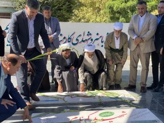 زنده نگهداشتن یاد و خاطره شهیدان رجایی و باهنر مزار شهدای گمنام تکاب عطر افشانی و گلباران شد.