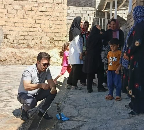ارائه خدمات سلامت در روستای دمیرچی توسط تیم مراقبت سلامت مرکز خدمات جامع سلامت محمودآباد ارائه خدمات سلامت در روستای دمیرچی توسط تیم مراقبت سلامت مرکز خدمات جامع سلامت محمودآباد