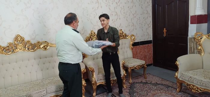 دیدار فرمانده انتظامی شهرستان شاهین دژ با خانواده شهید سجاد صبری