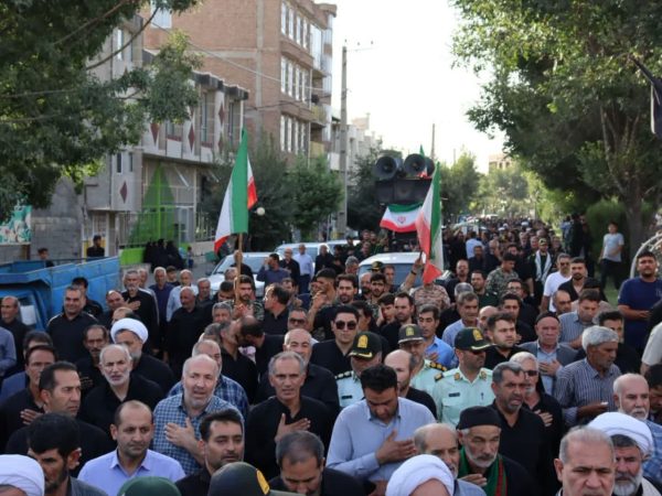 تشییع پیکر شهید اسماعیل پاشایی در بخش کشاورز تشییع پیکر شهید اسماعیل پاشایی در بخش کشاورز